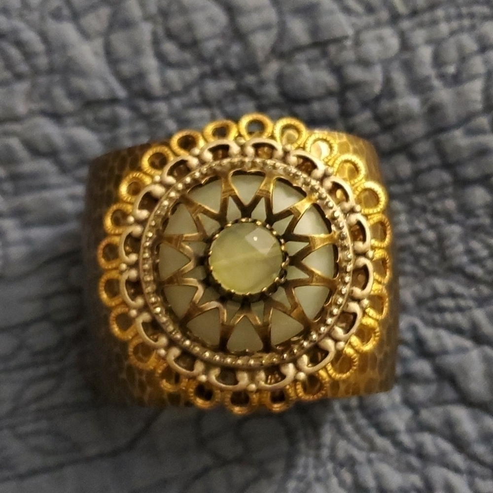 𝅺OLLIPOP Vintage Medallion Cuff Bracelet